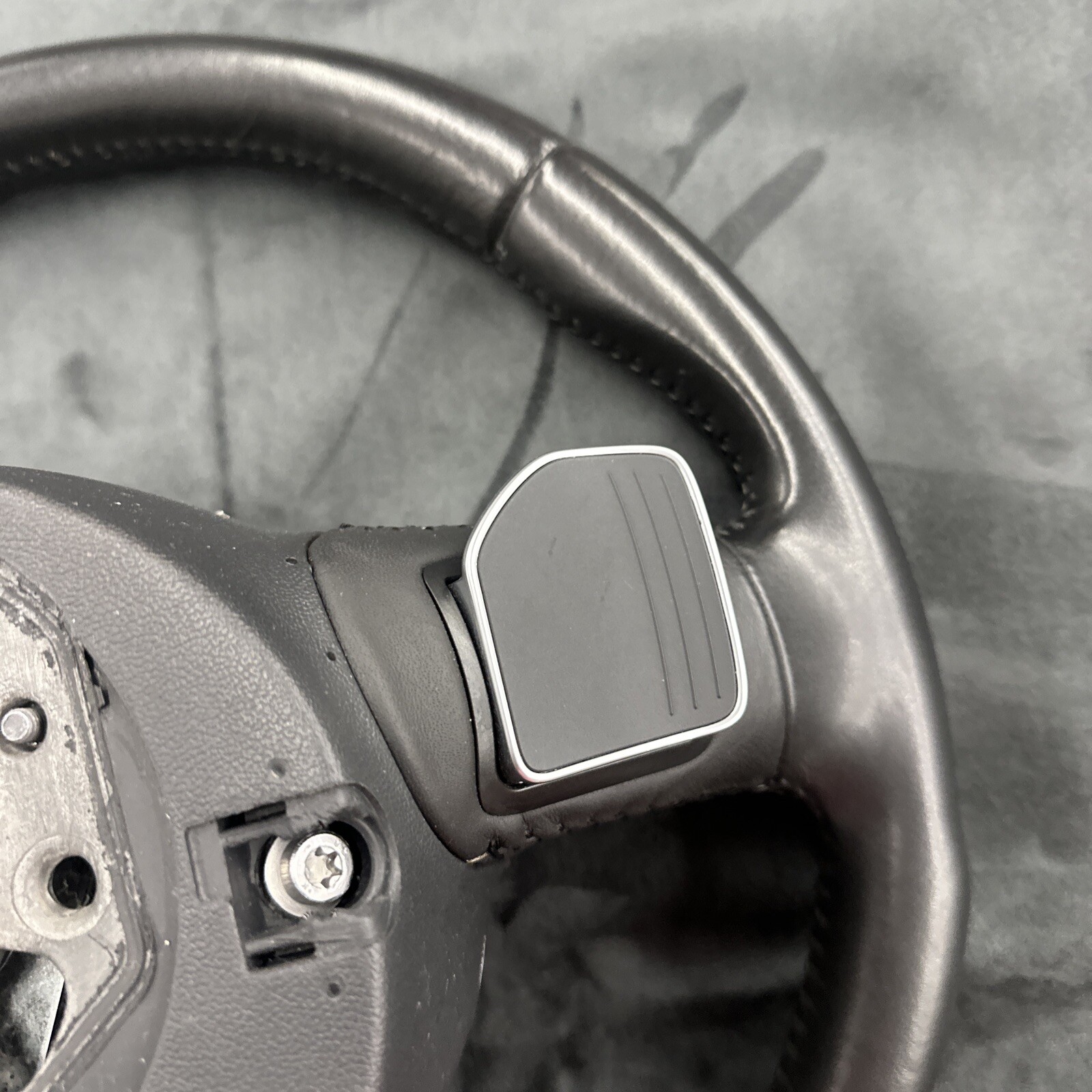 2008-2012 AUDI R8 BLACK LATHER STEERING WHEEL W/ PADDLE SHIFTERS OEM