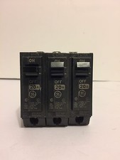 LOT OF 3 GE 20 AMP CIRCUIT BREAKERS 1 POLE UNIT