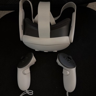 Meta Quest 3 512GB with Controllers/Standard Head Strap w/ Original Box