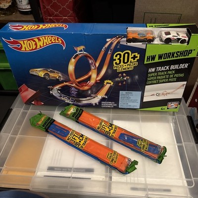 Hot Wheels Track Builder HW Workshop 30 + Pieces - New with 2 track packs