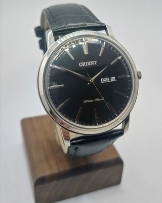 ORIENT Day/Date Herren Quarz schwarzes Zifferblatt Quarzuhr Ref: UG1R-C0-B