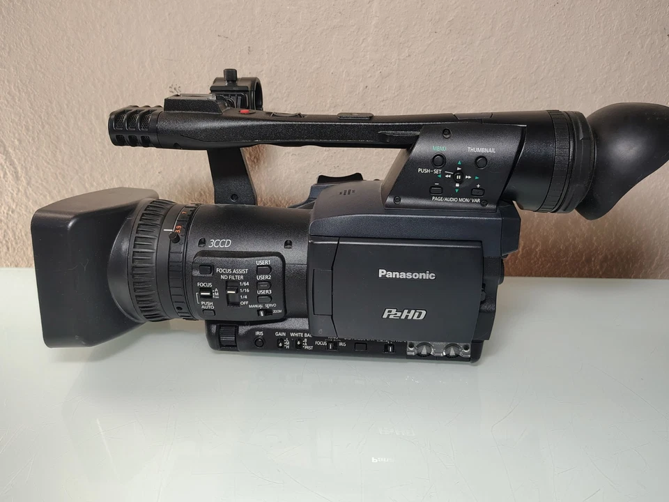 Panasonic AG-HPX170P LOW HRS (310) 3x Batt + AC/Charger, 16gb x 5, + Remote, Bag - Image 3 of 4