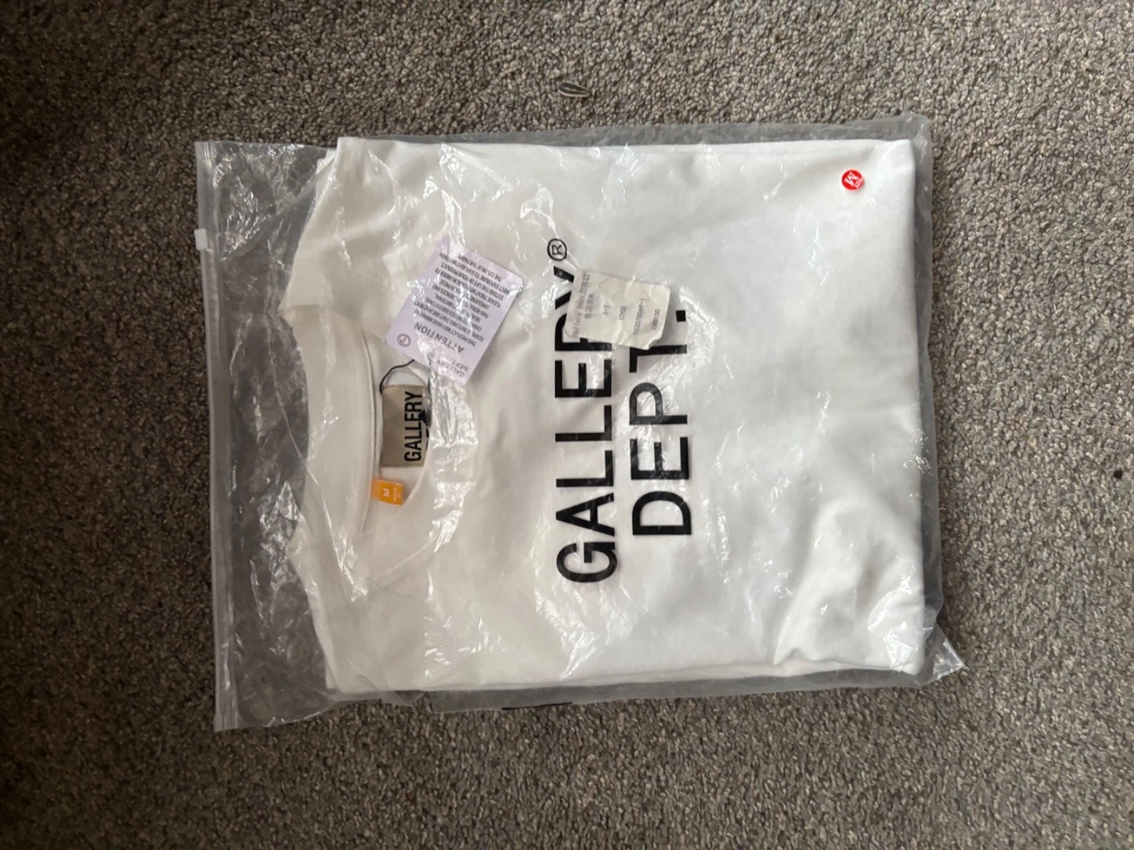 de la galerie white long sleeve shirt mens medium
Opens in a new window or tab