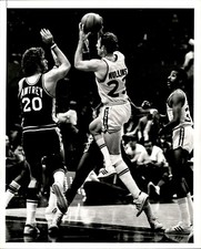 JT11 1971 Original Ron Riesterer Photo WARRIORS JEFF MULLINS 76ERS DENNIS AWTRY