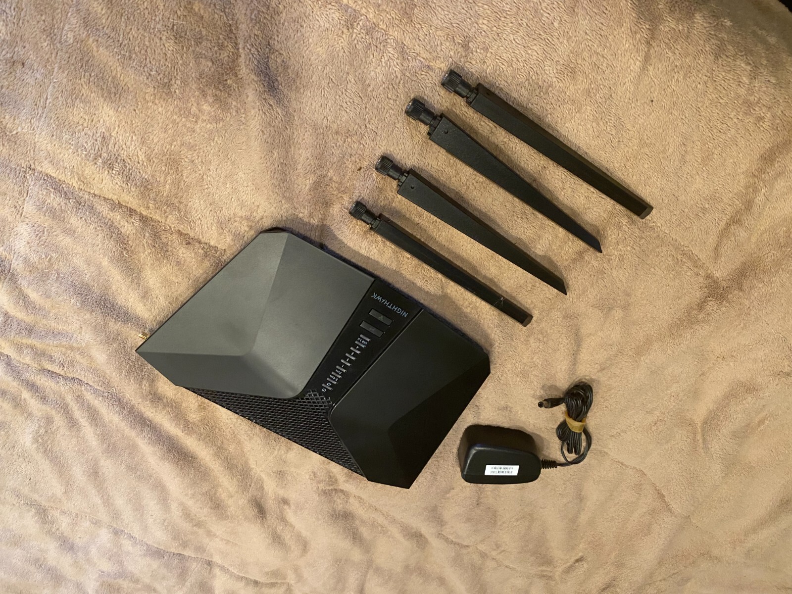 NETGEAR Nighthawk RAX43 Dual-Band Wi-Fi 6 Router barely used.