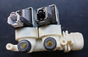 Hotpoint INDESIT Waschmaschine Einlass Füllmagnet Wasserventil 33390115