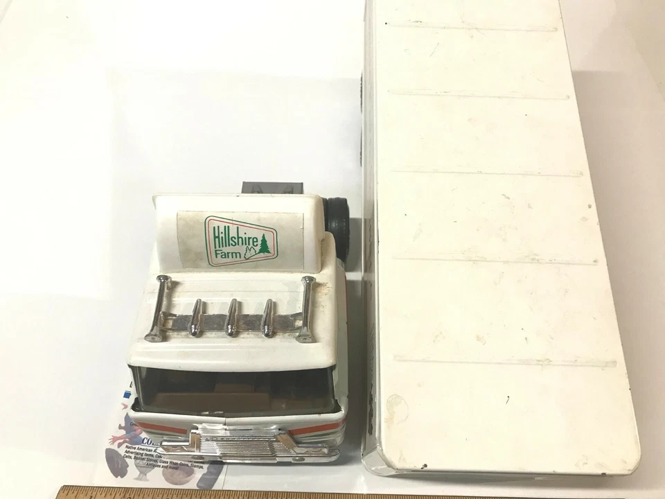 Vintage ERTL 18-wheeler Semi-Tractor Trailer Hillshire Farm Sausage Advertising  - Image 3 of 4