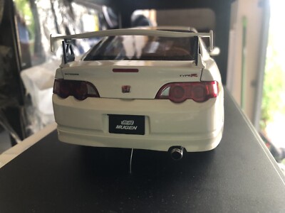 1/18 AutoArt 73251 Honda Integra Type R Mugen DC5 White, new