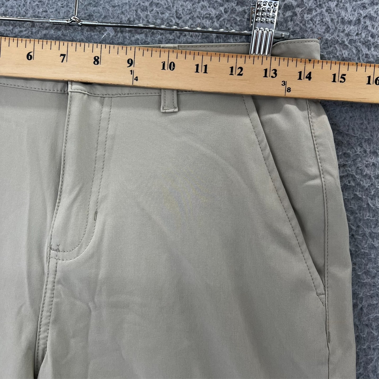 Under Armour Golf Shorts Women 18 (Fits 28x10) Tan Performance Stretch thumbnail 3