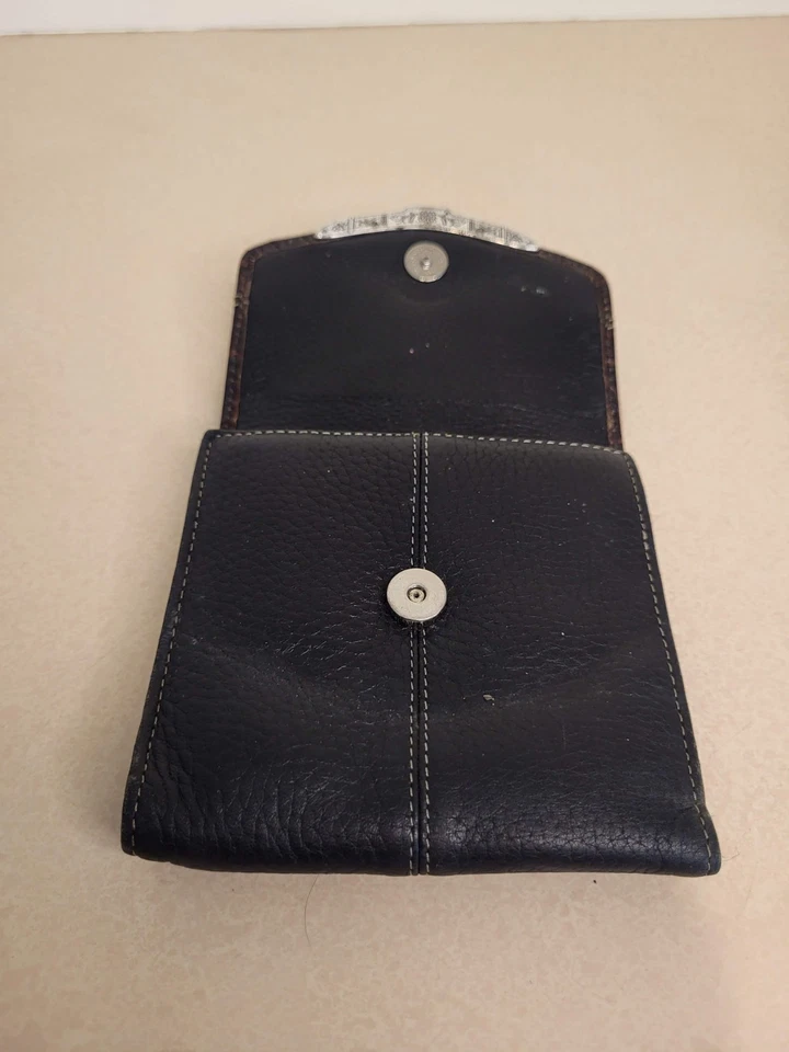 Cartera plegable vintage Brighton de cuero negro y rojo cocodrilo en relieve Foto 4 de 4