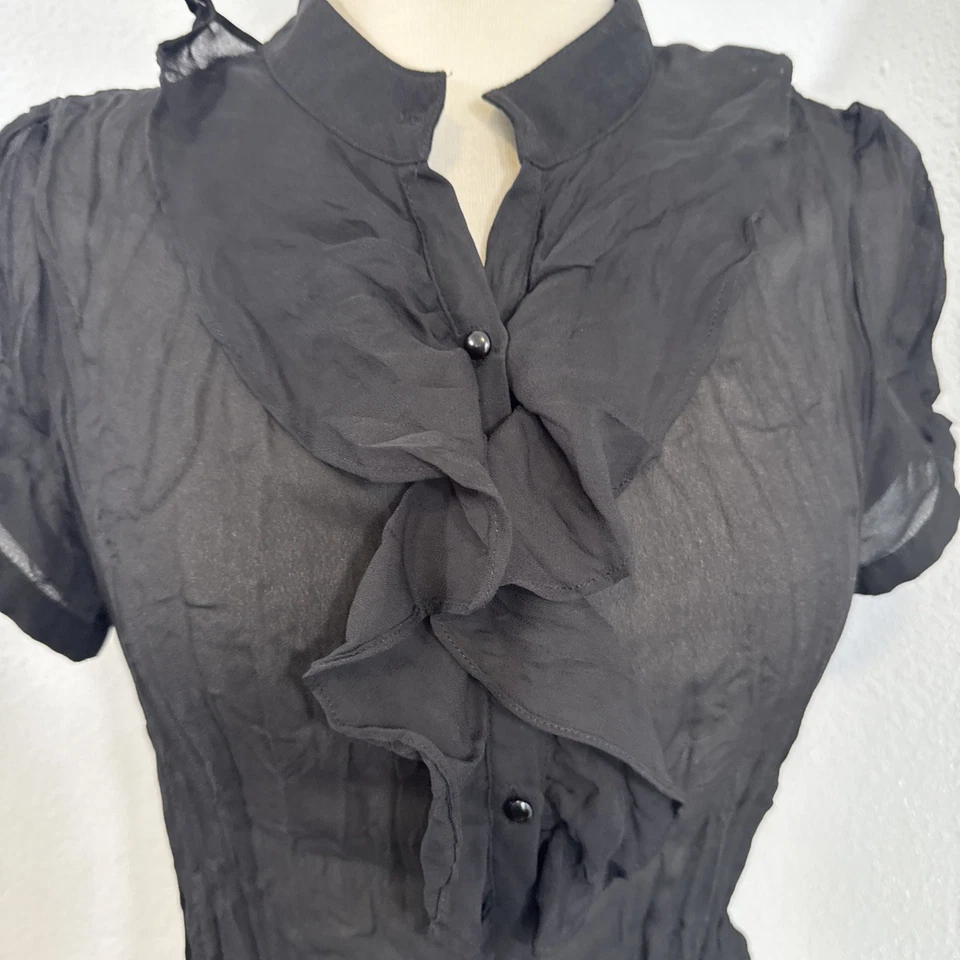 Blusa casi famosa top mujer M negra con volantes oficina sirena hada oscura caprichosa Foto 2 de 4