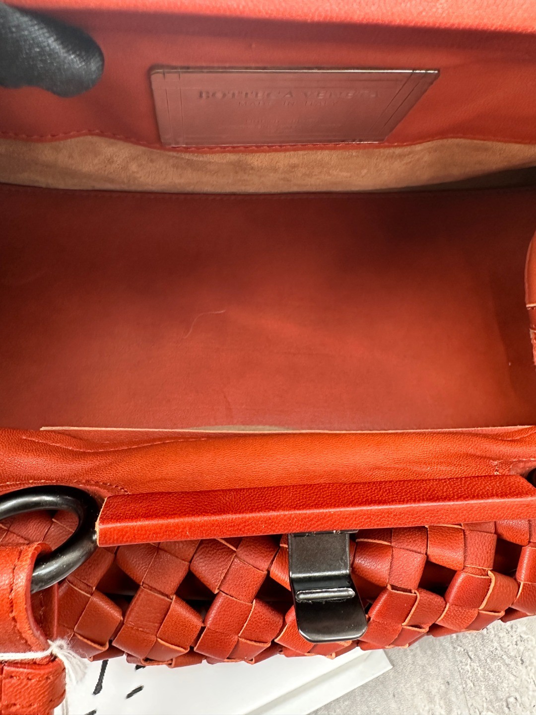 BOTTEGA VENETA Intrecciato Kiss Lock Leather Handbag thumbnail 11