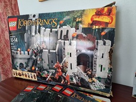 LEGO Lord of the Rings Battle of Helms Deep Set 9474 Used 99% Complete with figs