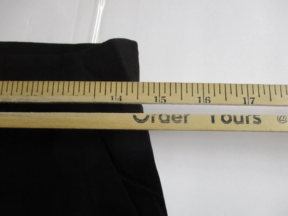 Womens simply vera vera wang black shorts sz s - Image 4 of 4