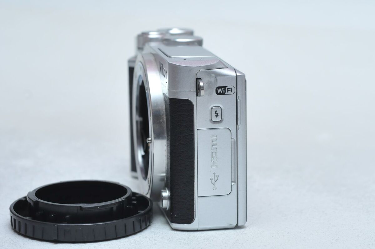 Nikon 1 J5 20.8 MP Mirrorless Digital Camera Body Only *Part Nikon 1 J5 20.8 MP Mirrorless Digital Camera Body Only *Part