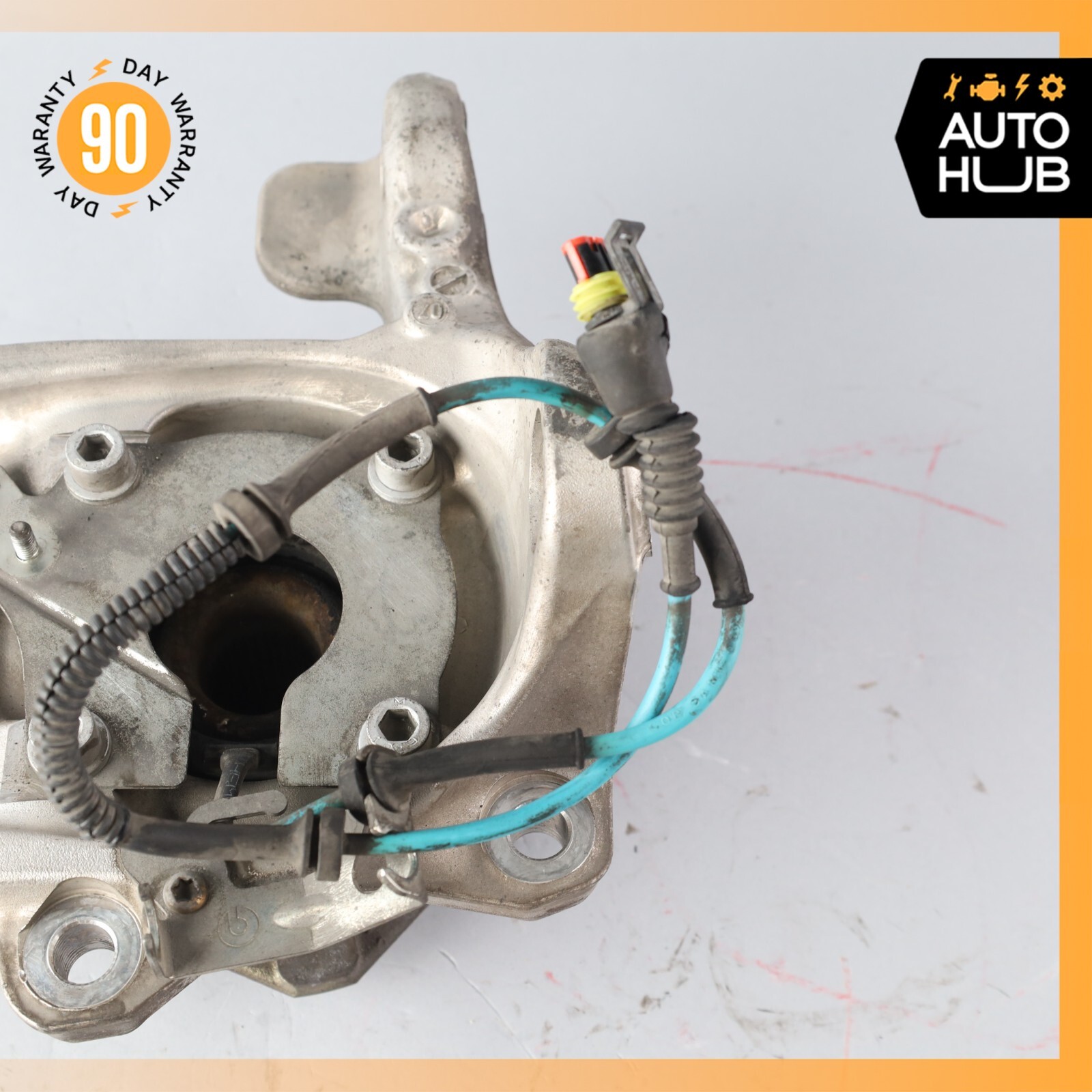 03-10 Maserati Quattroporte M139 Front Right Side Spindle Knuckle Hub OEM