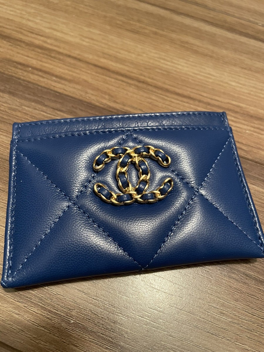 CHANEL 19 Shiny Goatskin Quilted Card Holder Blue