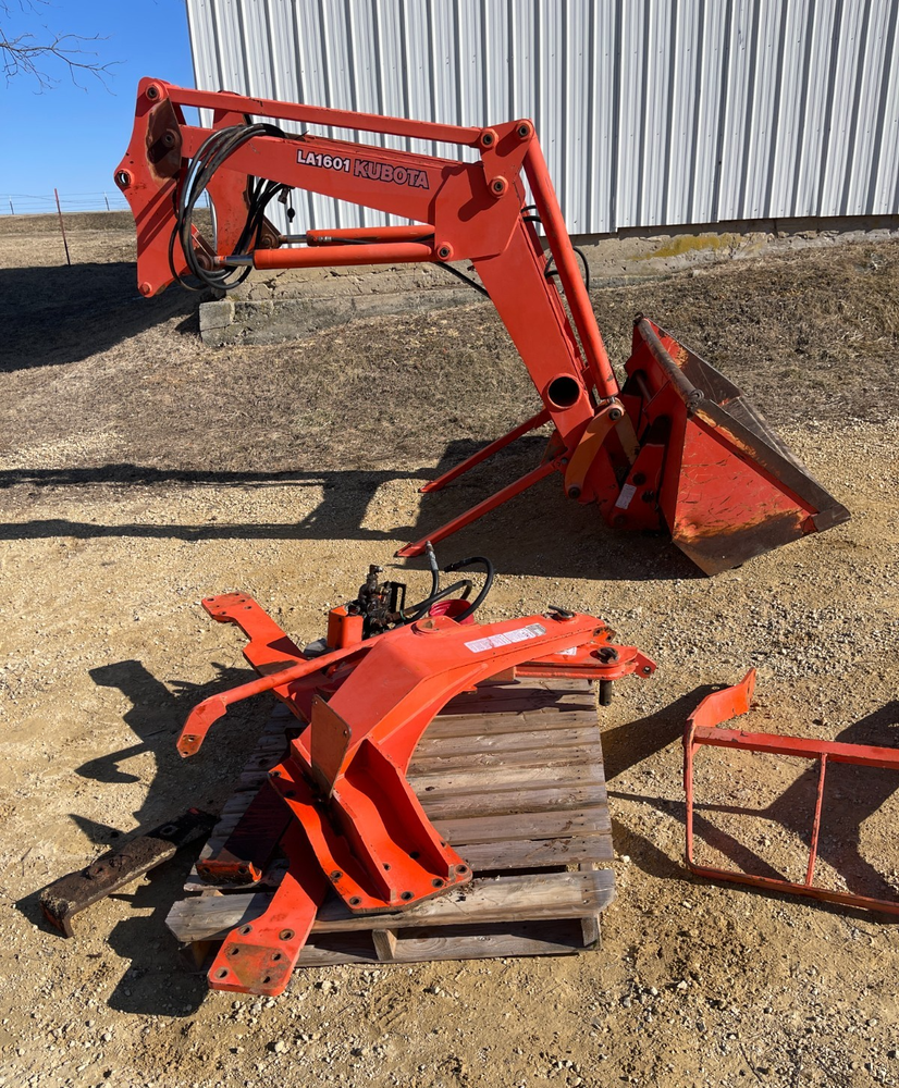 Kubota M120 Tractor LA1601 Front End Loader Kubota M120 Tractor LA1601 Front End Loader