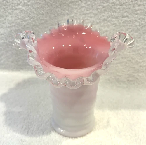 FENTON ART GLASS #187 PEACH CREST 5 1/4" PINK RUFFLED CRIMPED VASE 1940's era