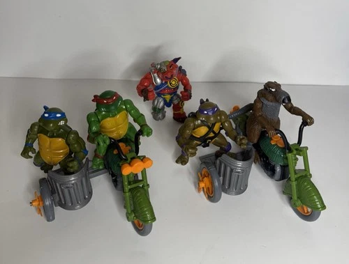 Lot Of Ninja Turtles Figures And Motorcycles Vintage 80s
