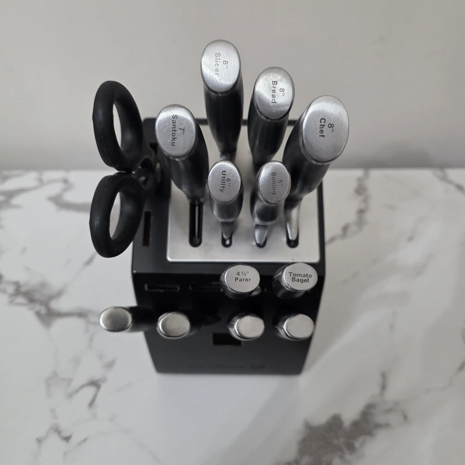 Calphalon Full Forged No Stain 13-Piece Knife Set Chef,Bread,Utility & Santoku
Opens in a new window