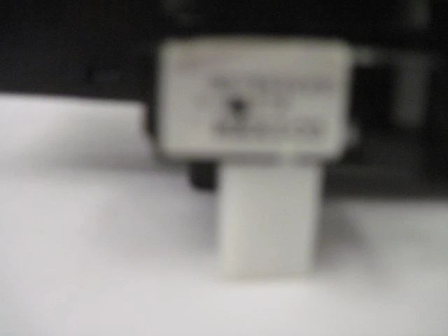 INTERRUPTOR VENTANA MAZDA 626 1998 98 593716 Foto 2 de 4