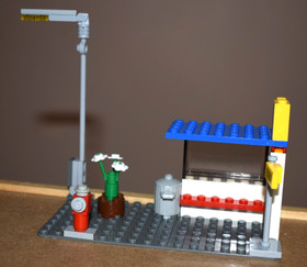 LEGO City 7641 City Corner 100% Complete with Instructions & 5 Minifigures