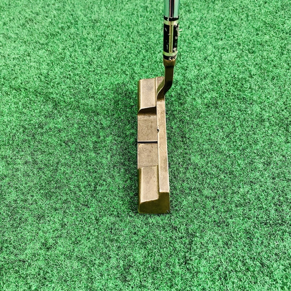 Putter Vintage Slotline 9813C – Face Fraisée – Laiton – Manche Acier 35″ – Très Bon état