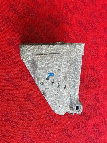 Mercedes W211 E320 CDI Left Side NS Engine Mount Bracket 648.960 A6132230404 - Picture 9 of 16