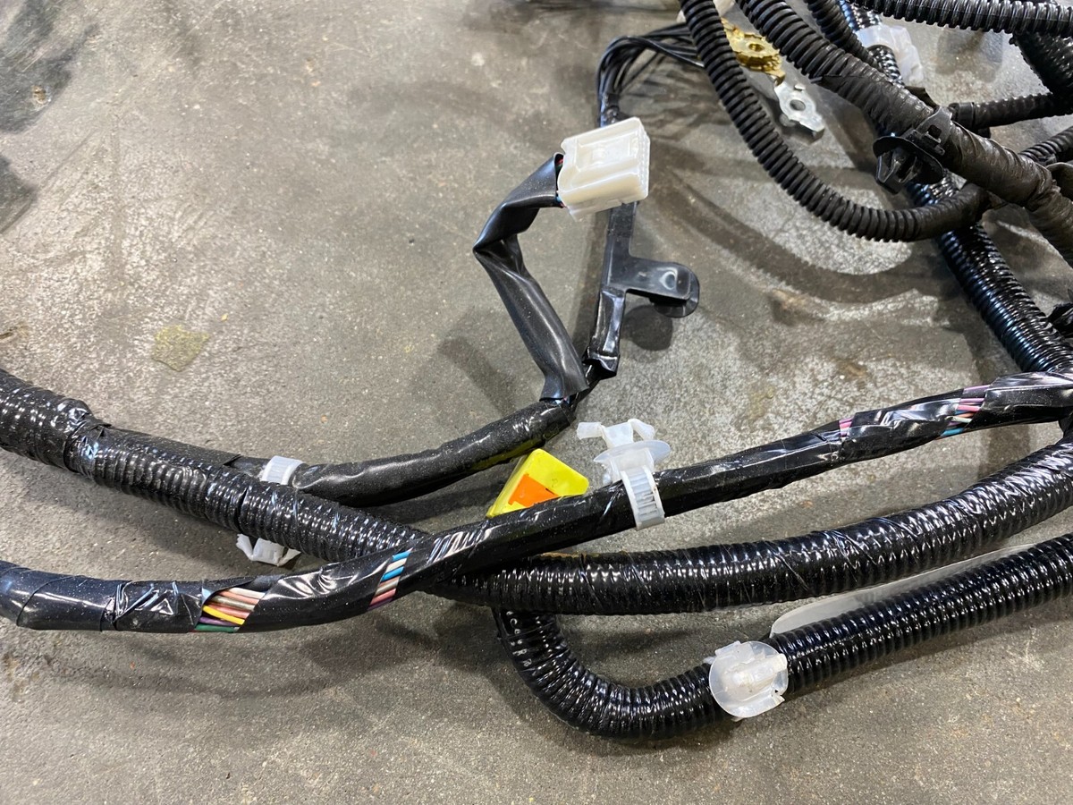 2013 Nissan GTR R35 RH Right Side Body Wiring Harness 24017