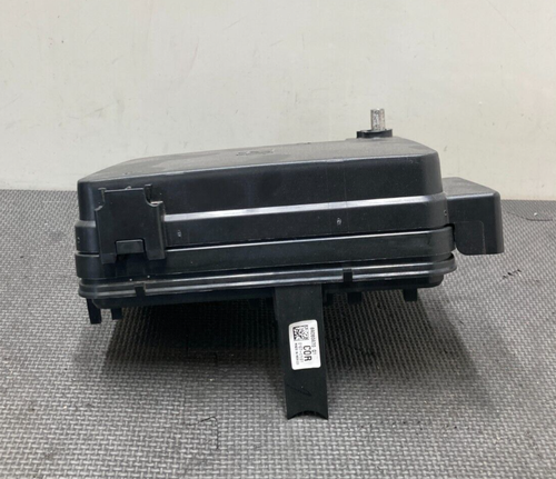 16-17 Chevy Equinox Engine Fuse Box Relay Junction Unit Module OEM 84080470 - Picture 4 of 9