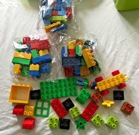 Lego Duplo Building Set #5506 71 Pcs Complete with Storage Tub