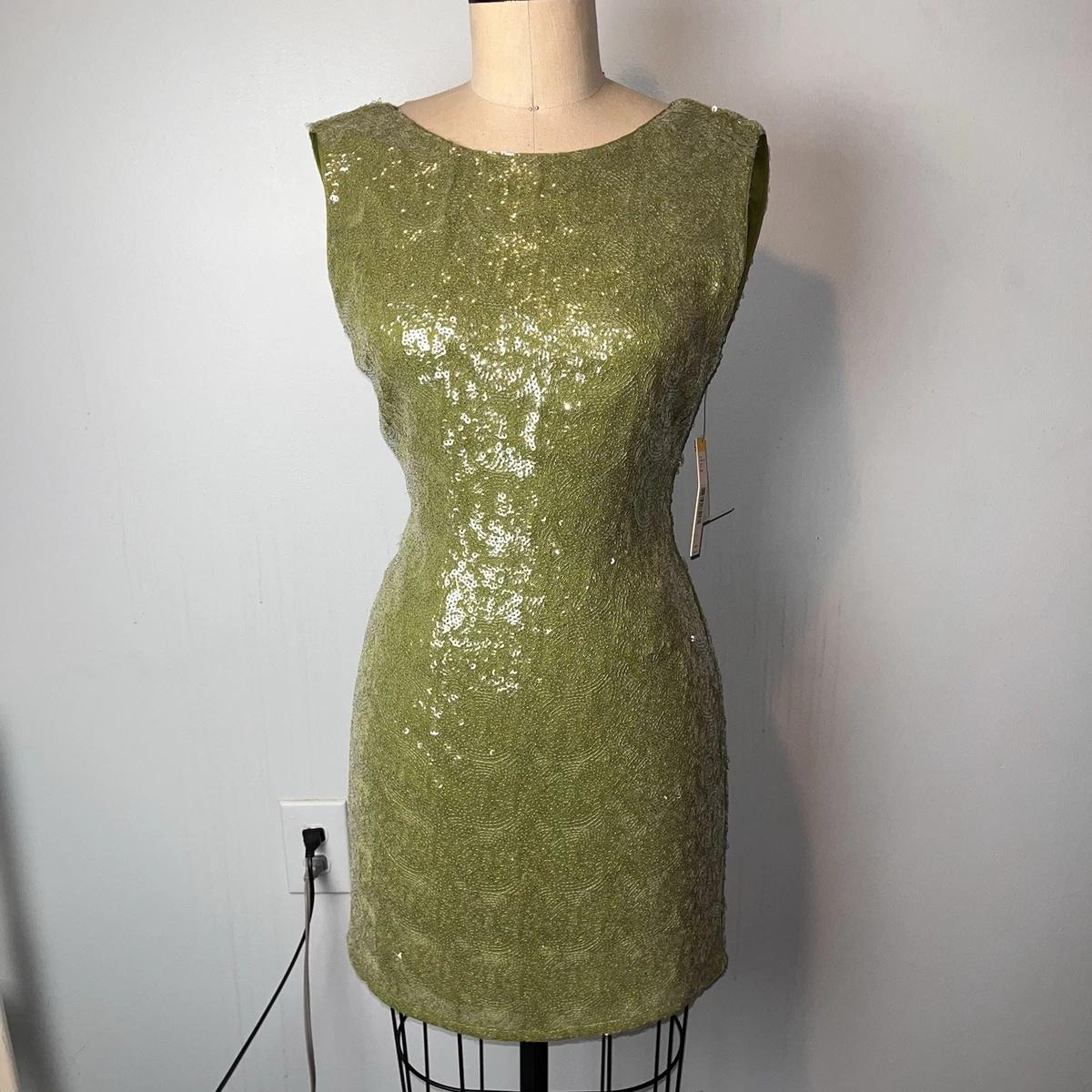 alice olivia green sequin dress Alice + Olivia Fifi Sequin Dress in Green Tea main image 0
