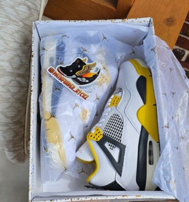 Size 10 - Wmns Air Jordan 4 Retro Vivid Sulfur W In-hand Size 10 - Wmns Air Jordan 4 Retro Vivid Sulfur W In-hand