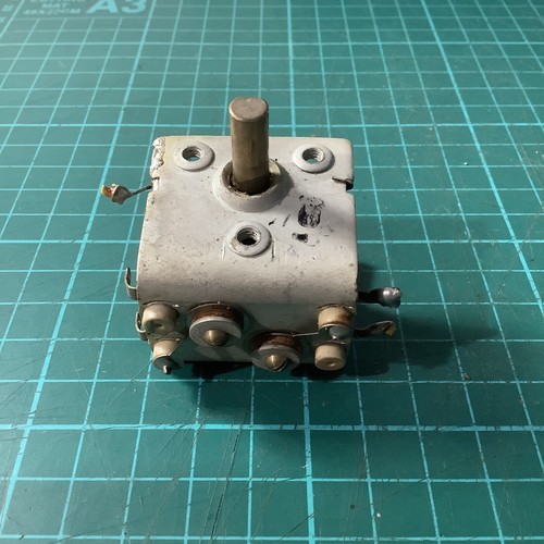 Vintage 230/140 pF Variable Air Spaced Capacitor - 1 Piece - Picture 3 of 5
