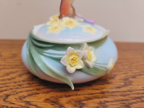 Franz Porcelain Rare Papillon Butterfly Trinket Box FZ00900 - Picture 2 of 9