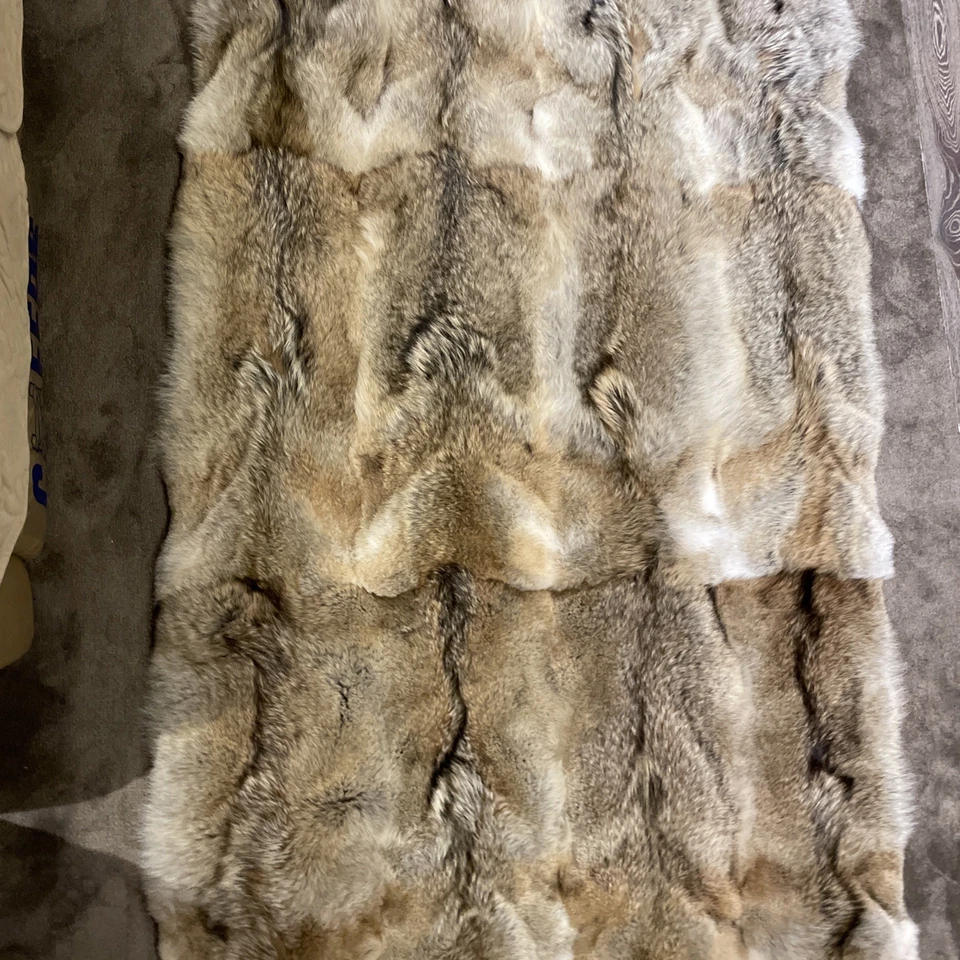 Luxury REAL FULL SKIN, COYOTE FUR Blanket throw, 210cm by 120cm - Image 4 of 4