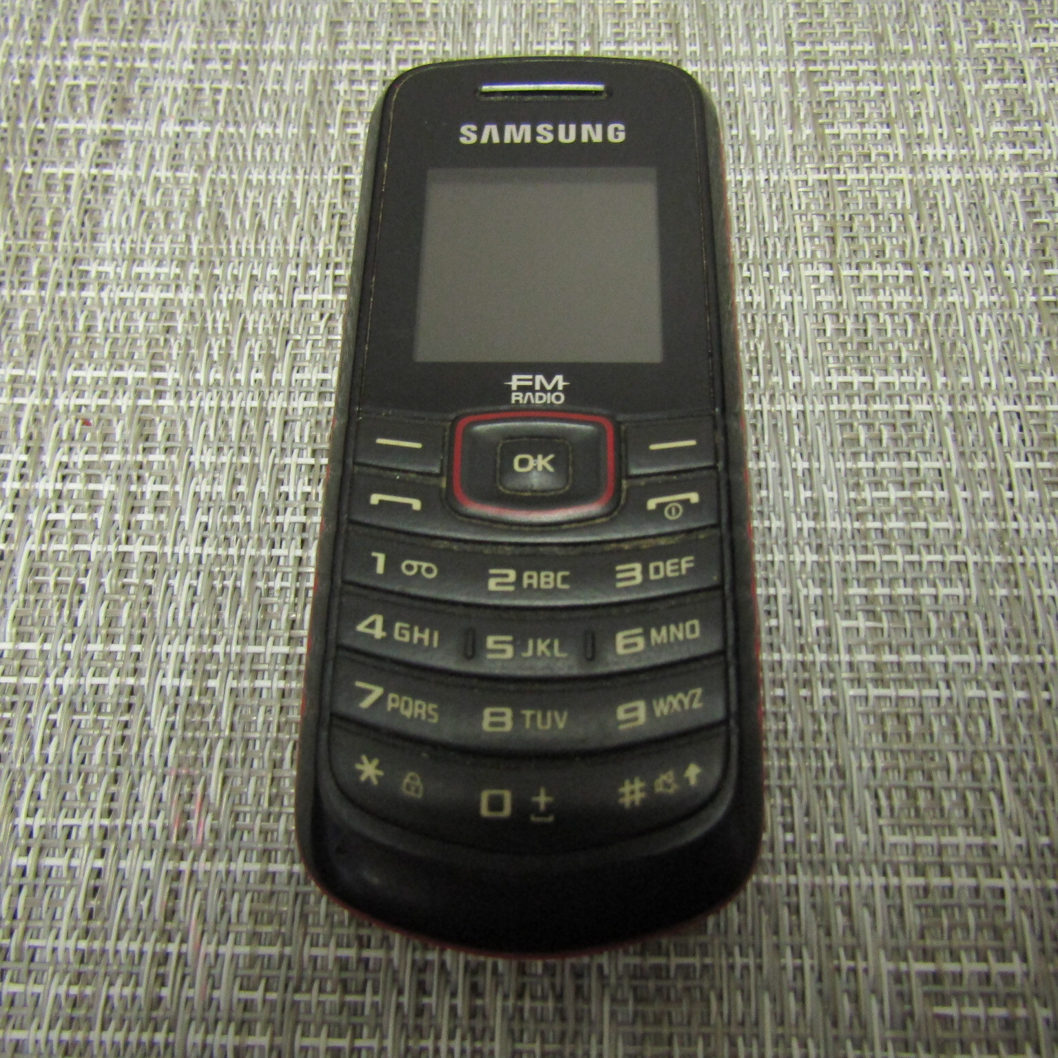 SAMSUNG GURU (UNKNOWN CARRIER) CLEAN ESN, UNTESTED, PLEASE R