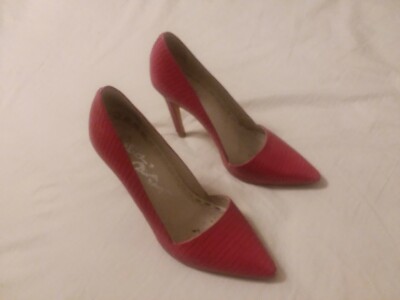 ALICE + OLIVIA Red Animal Print Leather Women s Shoes Heels Pumps Size 36 used