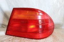 1996-1999 MERCEDES E CLASS W210 E320 RIGHT PASSENGER OUTER TAIL LIGHT OEM R#3864