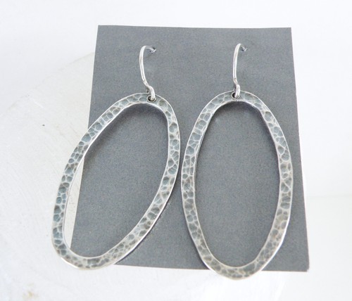 Retired Silpada Sterling Silver Hammered Oval Drop Dangle Earrings - Picture 3 of 9