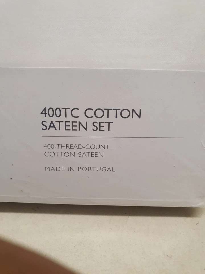 The White Company 400TC 100% Cotton Sateen Flat/ Fitted Sheeting Set EMPEROR - Image 2 of 4