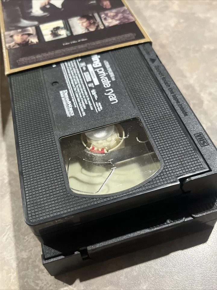 Saving Private Ryan (VHS, 2000, 2-Tape Set, Special Limited Edition) TESTED - Image 4 of 4
