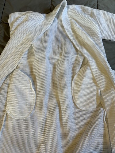 NWT Pottery Barn Robe White Waffle Texture Size Medium 3/4 Sleeves - Picture 9 of 9