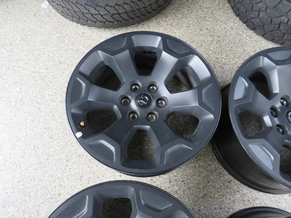 20-ДЮЙМОВЫЕ ЗАВОДСКИЕ КОЛЕСНЫЕ ДИСКИ DODGE RAM 1500 6 ЗАЖИМОВ БОЛЬШОЙ РОЖОК ОГРАНИЧЕННОЕ ИЗДАНИЕ - Изображение 4 из 4