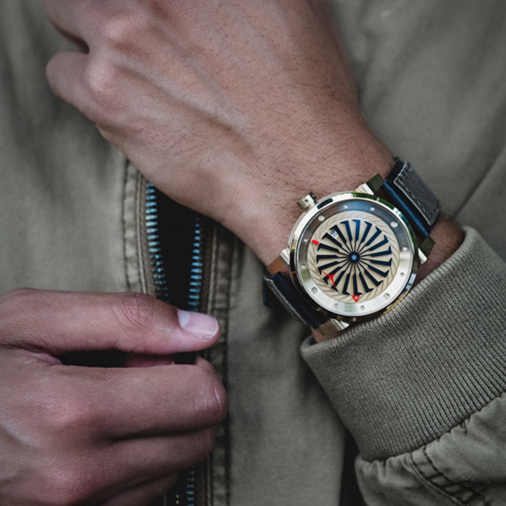 Montre Zinvo Blade 12K Automatique - Boîtier Acier Doré, Cadran Or/noir, Bracelet Cuir, étanche 50m