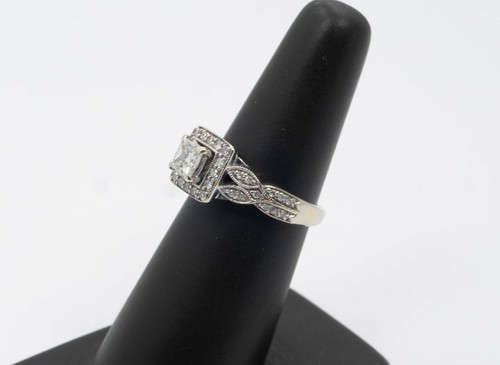 Wunderschön! 2/3 Karat Prinzessin Halo Diamant Verlobungsring - 14k Weißgold - Bild 2 von 12