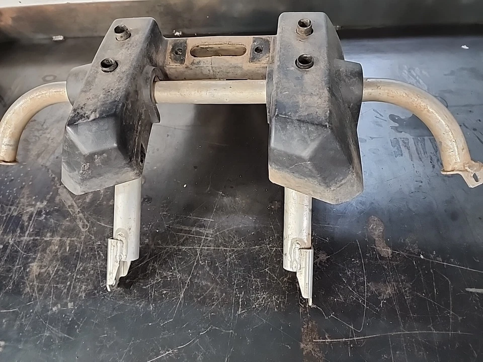 2006-12 Can-am Outlander 400/500/650/800 4x4 Xt Front Bumper - Image 4 of 4