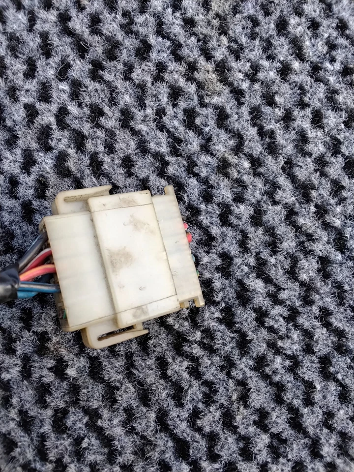 INTERRUPTOR DERECHO YAMAHA FJ1100 FJ 1100 AÑO 1984-85 Foto 4 de 4