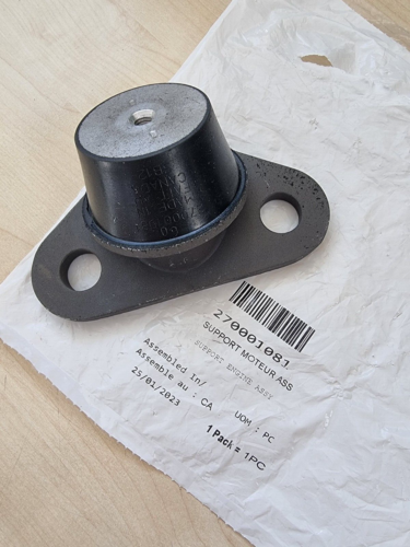 Genuine Seadoo Engine Mount 270001081 SUPPORT ENGINE ASSY - Picture 1 of 3